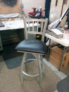 810 Contessa Swivel Bar Stool